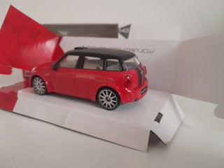 Mondo Motors 1:43 Mini Countryman JCW