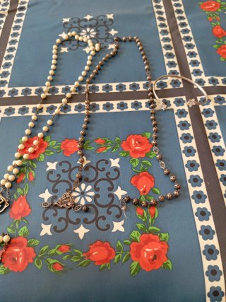 Collar y pulsera antiguos