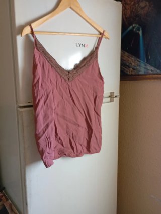 Blusa sin mangas con encaje