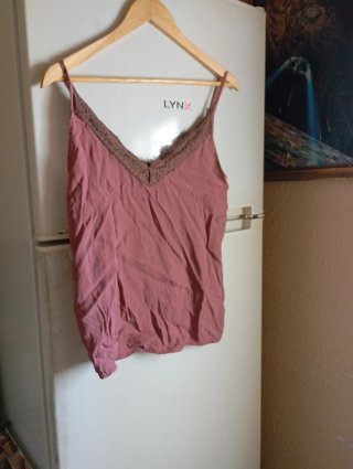 Blusa sin mangas con encaje