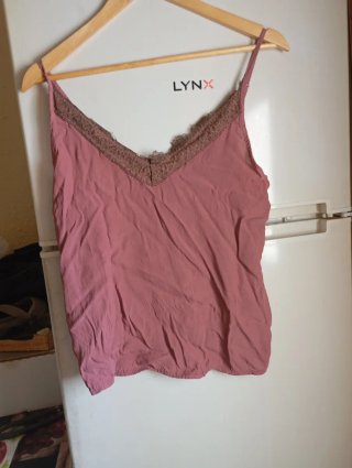 Blusa sin mangas con encaje
