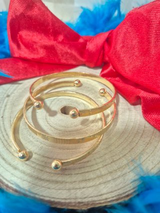 3 Pulseras Doradas con Bolas