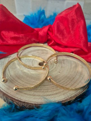 3 Pulseras Doradas con Bolas