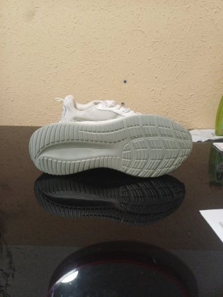 Zapatillas ASICS Blancas y Verdes