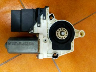Motor elevalunas VW Golf 4 (trasero)