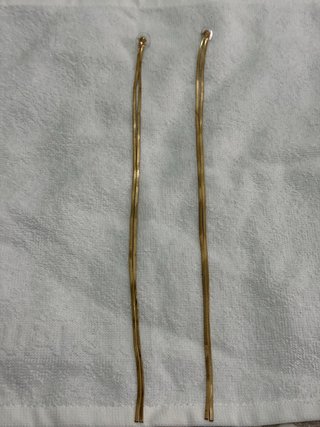 Pendientes largos dorados