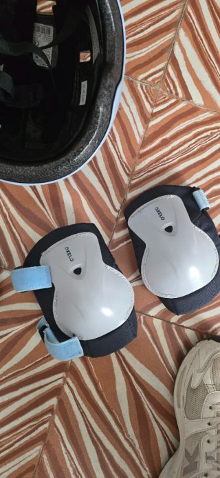 Casco y protecciones bici/patines