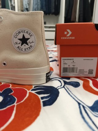 Converse All Star Unisex chuck 70 HI. Color Beige.