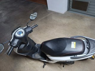 Moto Scooter Sim Blanca