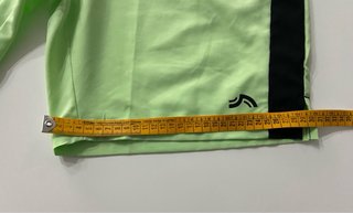 Pantalón corto deportivo chico
