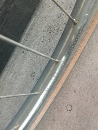 Rueda trasera bicicleta 700c35c contrapedal