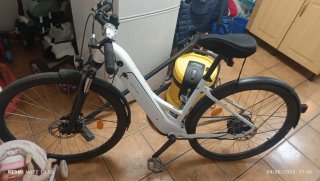 Bicicleta Eléctrica Blanca con muy poco uso