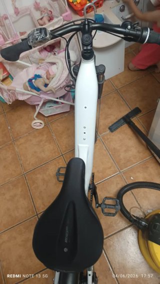 Bicicleta Eléctrica Blanca con muy poco uso