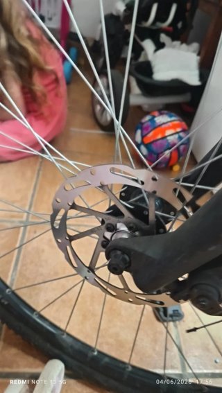 Bicicleta Eléctrica Blanca con muy poco uso