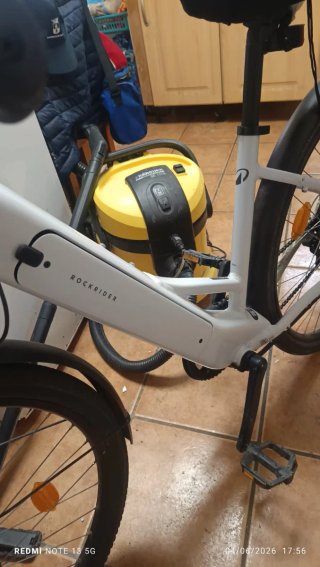 Bicicleta Eléctrica Blanca con muy poco uso
