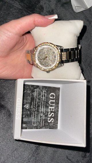 Reloj Guess Dorado y Plateado