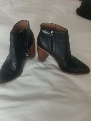 Botines Mango Negros Tacon Madera