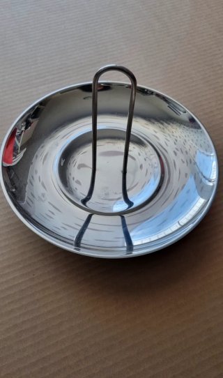 Vassoio in acciaio inox con manico