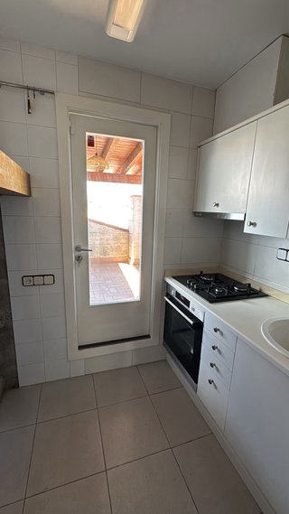 Alquiler de piso seminuevo.