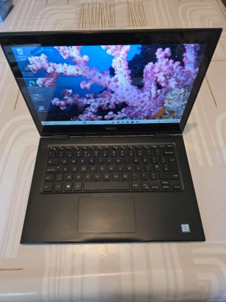 Dell Latitude 3390 2-en-1 Táctil i5-8250U 8/240GB