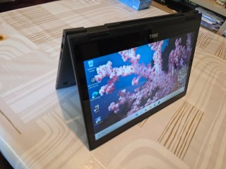 Dell Latitude 3390 2-en-1 Táctil i5-8250U 8/240GB