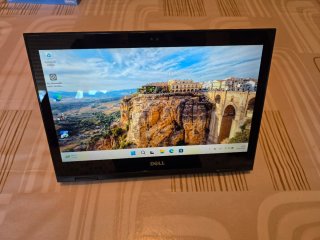 Dell Latitude 3390 2-en-1 Táctil i5-8250U 8/240GB
