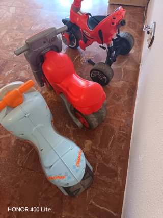 Lote Triciclo, motos de juguete 3/4 años