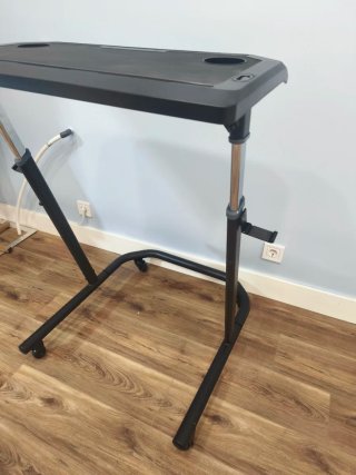Mesa auxiliar ajustable negra Con ruedas Nueva