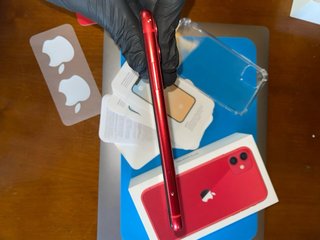 iPhone 11 64GB Vermelho