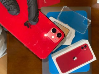 iPhone 11 64GB Vermelho