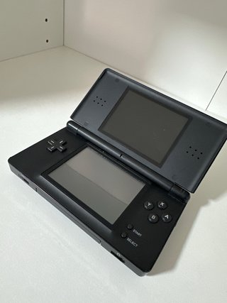 Nintendo DS Lite Negra con Diseño Phineas y Ferb