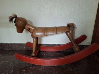 Caballito de madera