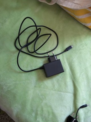 Nintendo Switch + 5 Juegos + 4 mandos + accesorios