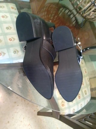 Botines Pull&Bear negros con hebillas