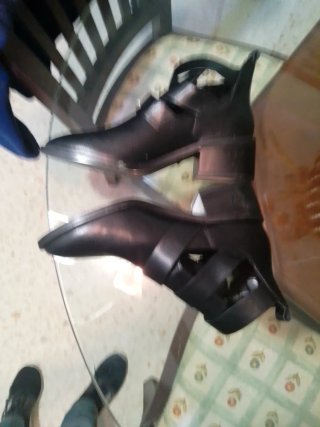 Botines Pull&Bear negros con hebillas