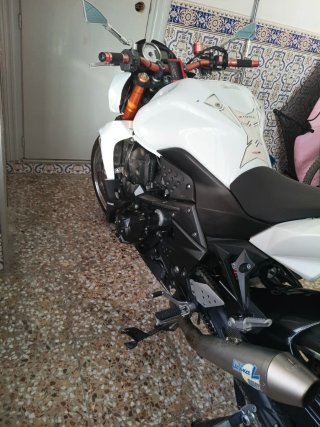 Kawasaki Z1000 Blanca