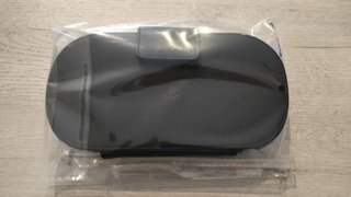 PS Vita PCH-1104 Negra 16GB Caja Starter Kit
