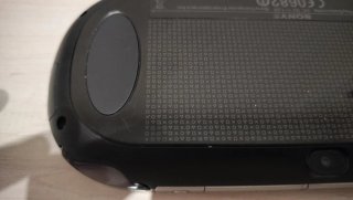 PS Vita PCH-1104 Negra 16GB Caja Starter Kit
