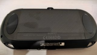 PS Vita PCH-1104 Negra 16GB Caja Starter Kit