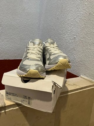 Asics Gel Kayano 14 Plata/Blanco