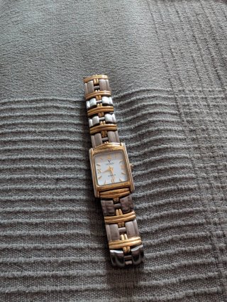 Elegante reloj Viceroy bicolor