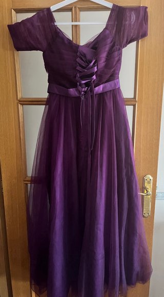 Vestido morado invitada boda