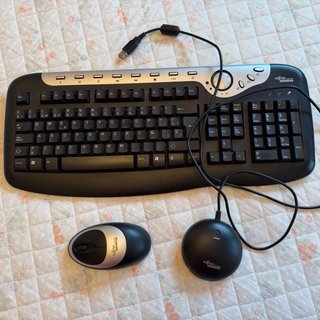 Teclado, Ratón y Altavoces Fujitsu Siemens Regalos