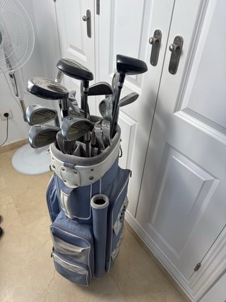 Set de palos de golf + bolsa Nike de regalo