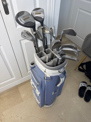 Set de palos de golf + bolsa Nike de regalo