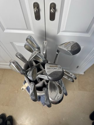 Set de palos de golf + bolsa Nike de regalo