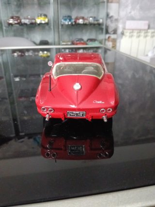 Chevrolet Corvette 1/18