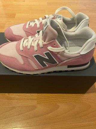 Zapatillas New Balance Rosa y Gris