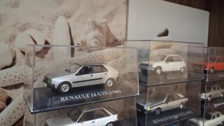 Lote 9 vehículos Renault. Escala 1:43