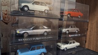 Lote 9 vehículos Renault. Escala 1:43